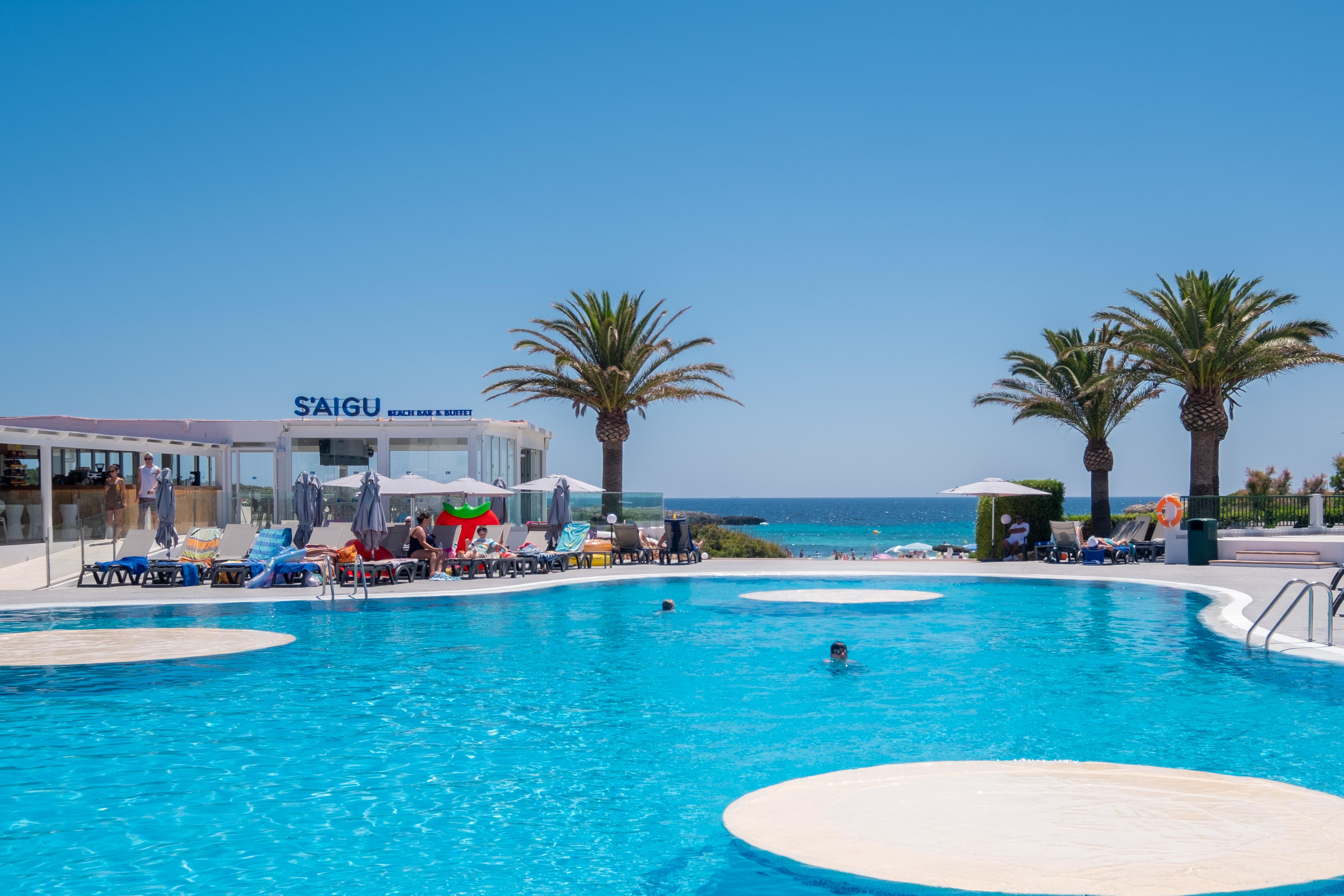 Fergus Style Carema Beach 칼란 보쉬 외부 사진